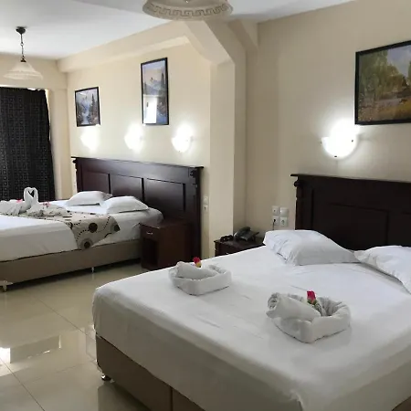 Kosta Famissi Ξενοδοχείο 4*