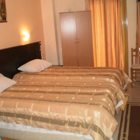 Hotel Kosta Famissi 4*