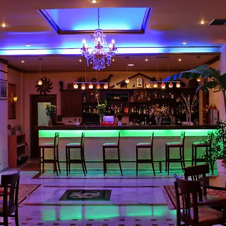 Ξενοδοχείο Kosta Famissi 4*