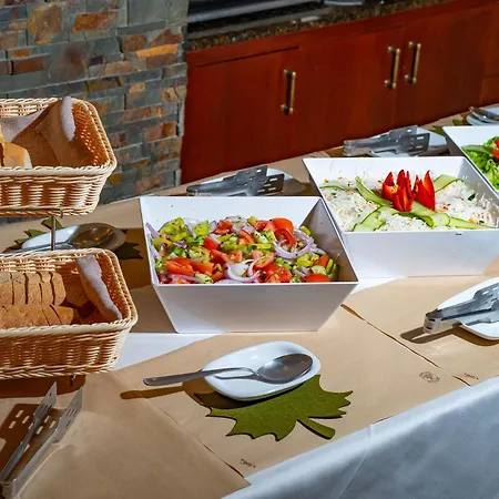 Kosta Famissi Hotel
