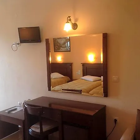 Kosta Famissi 4*