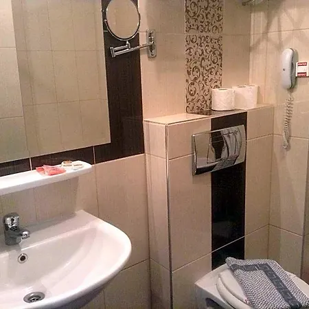 Kosta Famissi 4*