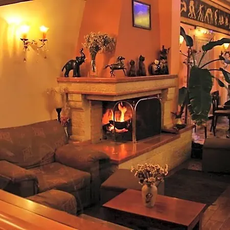 Hotel Kosta Famissi