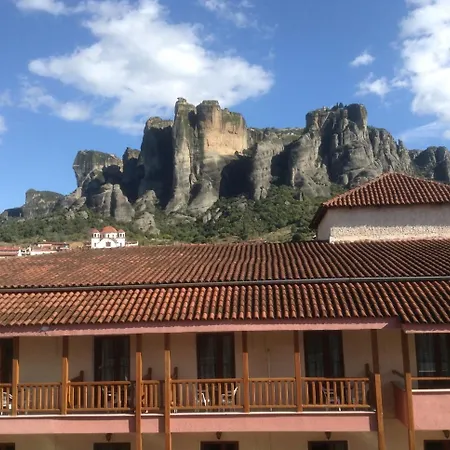 Kosta Famissi 4*